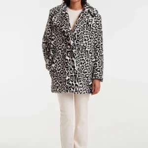 Abrigo con estampado animal print blanco
