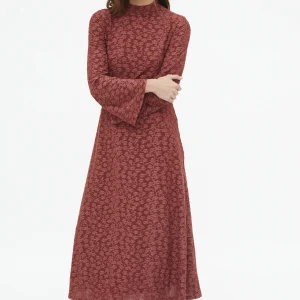 Vestido  largo con encaje floral marrón