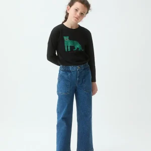 Camiseta negra con diseño gráfico de jaguar