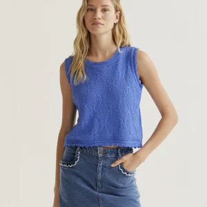 Top bordado encadenado azul