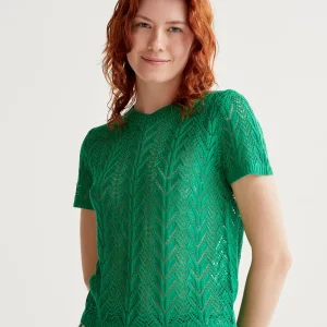 Top bordado calado en forma de flor verde