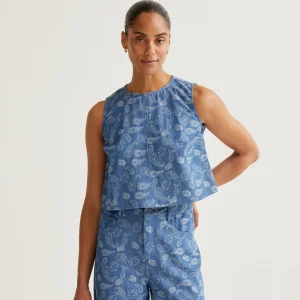 Top vaquero azul con estampado Paisley