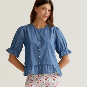 Camisa 100% algodón chambray azul claro.