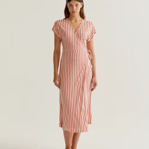 Vestido midi con rayas rojas