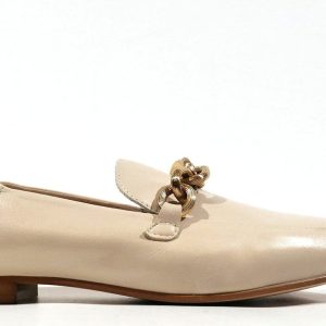 Mocasines con cadena dorada para mujer